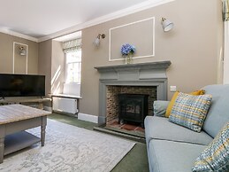 Culdrose Manor
