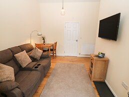 Tyddyn Sianel - Derw