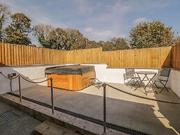 Tyddyn Sianel - Derw