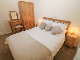 Tyddyn Sianel - Derw