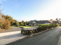 Tyddyn Sianel - Derw