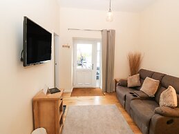 Tyddyn Sianel - Derw