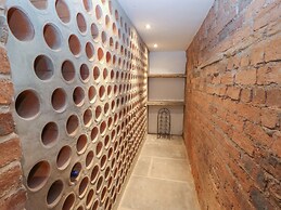 Ash Villa