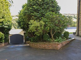 Ash Villa