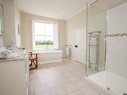 Shifford Manor Farm