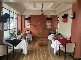 Hemak Suites