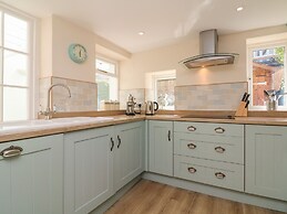 3 Lowerbourne Terrace