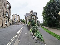 2B Cavendish Villas