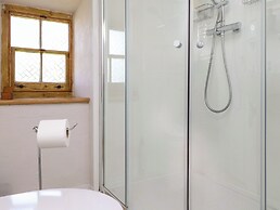 Bwthyn Gwyn Ty'n Y Pant