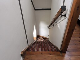 Bwthyn Gwyn Ty'n Y Pant