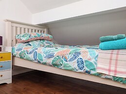 Bwthyn Gwyn Ty'n Y Pant