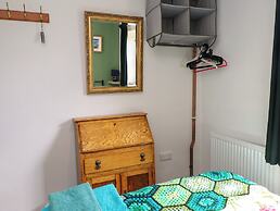 Bwthyn Gwyn Ty'n Y Pant