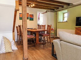 Bwthyn Gwyn Ty'n Y Pant