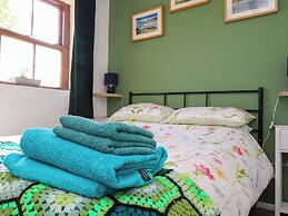 Bwthyn Gwyn Ty'n Y Pant