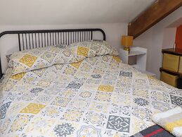 Bwthyn Gwyn Ty'n Y Pant