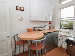 2 York House