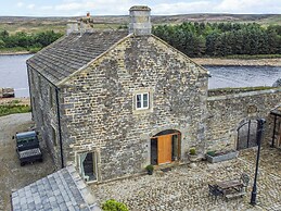 Snave Barn