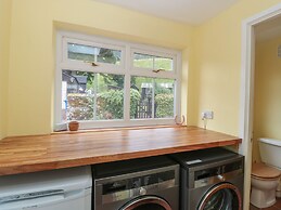 Red Squirrel Cottage, 5 Biddlestone