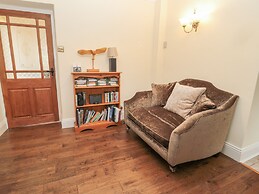 Red Squirrel Cottage, 5 Biddlestone