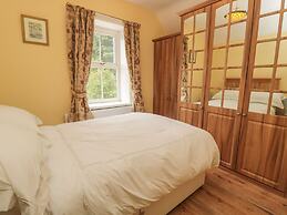 Red Squirrel Cottage, 5 Biddlestone