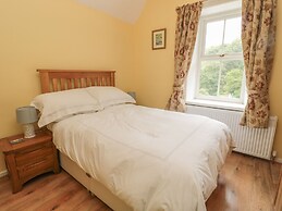Red Squirrel Cottage, 5 Biddlestone