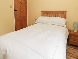 Red Squirrel Cottage, 5 Biddlestone