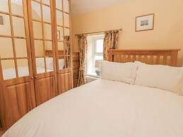 Red Squirrel Cottage, 5 Biddlestone