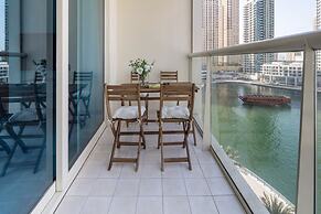 Elegantly Modern 1BR With Lovely Marina Views!