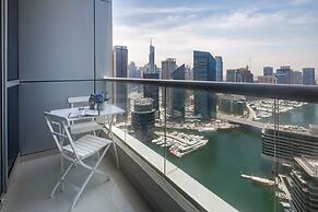 Panoramic 1BR Apartment In Dubai Marina
