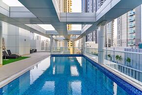 Luxurious Living In This 2BR With Study in Downtown Dubai - Sleeps 5!