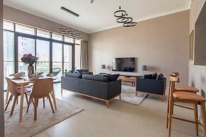 Modern 2BR w/ Tranquil Ambience in Emirates Hills!
