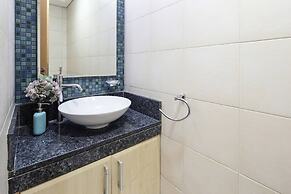 Sleek And Elegant 1BR on The Palm!