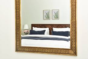 Sleek And Elegant 1BR on The Palm!