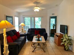 Three Bedroom Condo - 8841 GP - Vusa