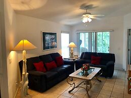 Three Bedroom Condo - 8841 GP - Vusa