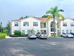 Three Bedroom Condo - 8841 GP - Vusa