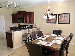 Four Bedroom Pool Home - 150 EP - Vusa