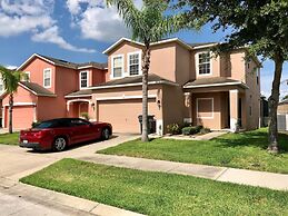 Four Bedroom Pool Home - 150 EP - Vusa