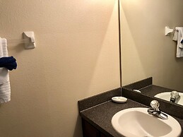 Four Bedroom Pool Home - 150 EP - Vusa