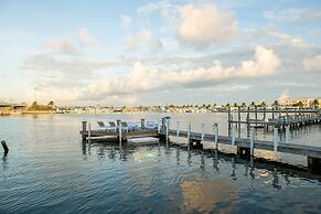 Bayview South 801 Eisenhower Dr. #6