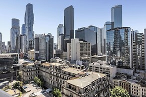 Orange Stay At Melbourne Quarter