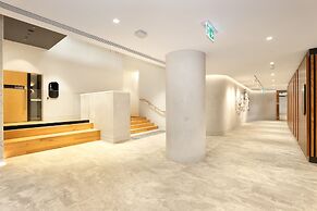 Orange Stay At Melbourne Quarter