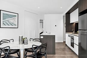 Orange Stay At Melbourne Quarter