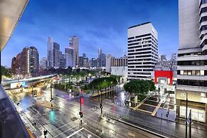 Orange Stay At Melbourne Quarter