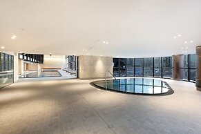 Orange Stay At Melbourne Quarter