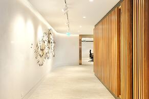 Orange Stay At Melbourne Quarter