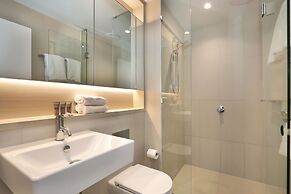 Orange Stay At Melbourne Quarter