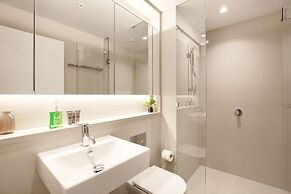 Orange Stay At Melbourne Quarter