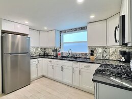 Siesta Heron Suites & Villas