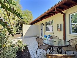 Siesta Heron Suites & Villas